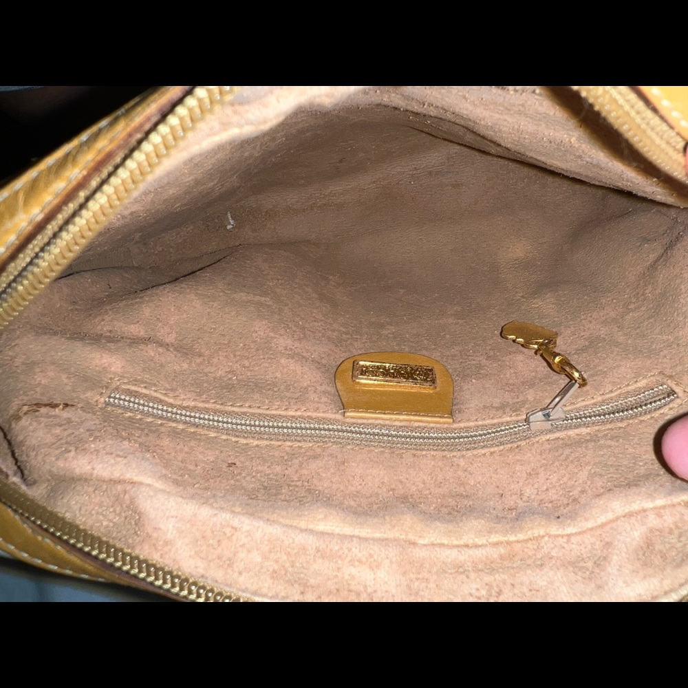 Gucci Vintage Micro Monogram Camera Crossbody Bag - image 4